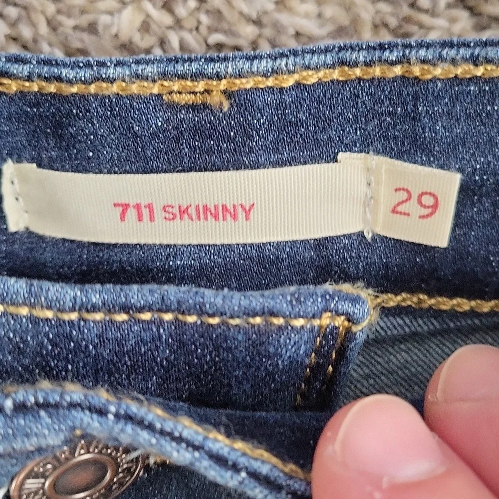 SALE--Levi's Women's Dark Blue Rinse 711 Skinny Jeans - Picture 6 of 11